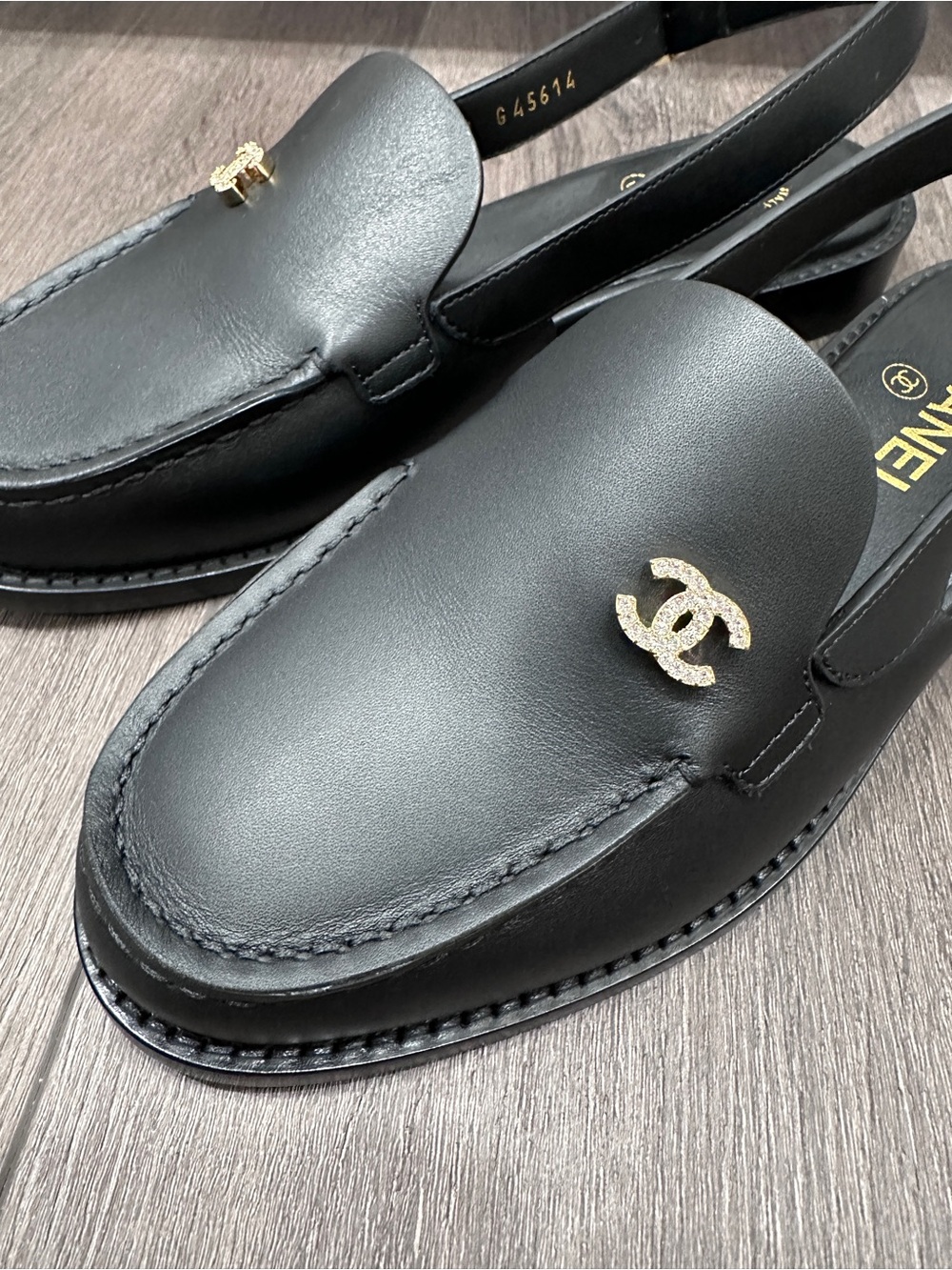 $1.6K 2026 CHANEL BLACK LEATHER LOAFERS SLINGBACK SHOES GOLD STRASS CC LOGO 38 - Picture 12 of 15